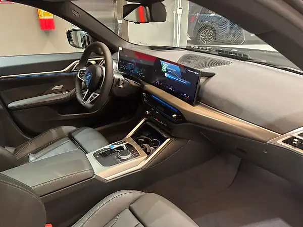BMW I4 Edrive35 - Imagem 12