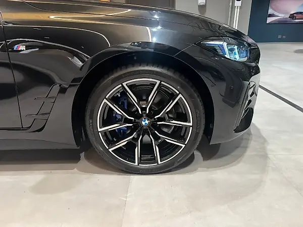 BMW I4 Edrive35 - Imagem 16
