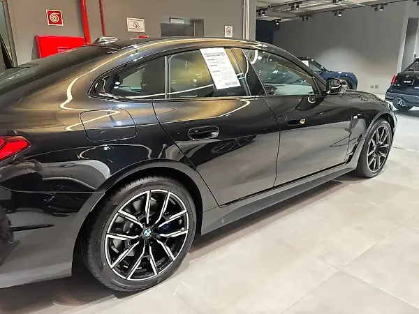 BMW I4 Edrive35 - Imagem 18