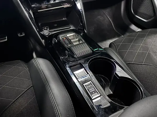Peugeot E-2008 - Imagem 14