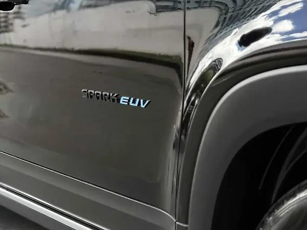 Chevrolet Spark Euv - Imagem 12