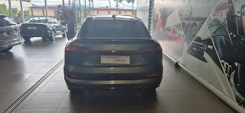 Audi E-tron Sportback - Imagem 12