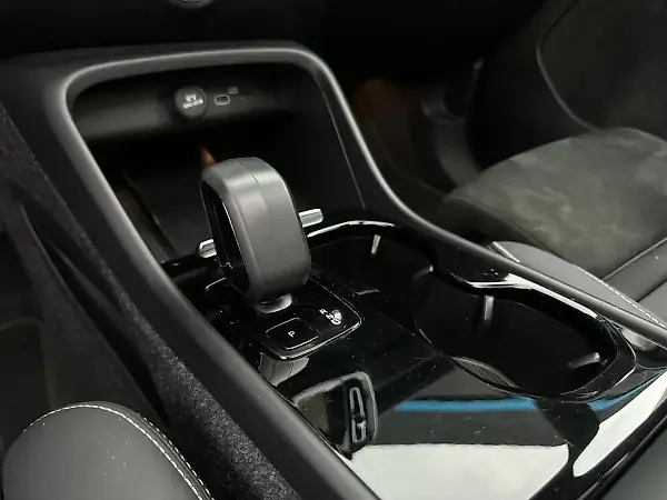 Volvo XC40 Recharge - Imagem 8