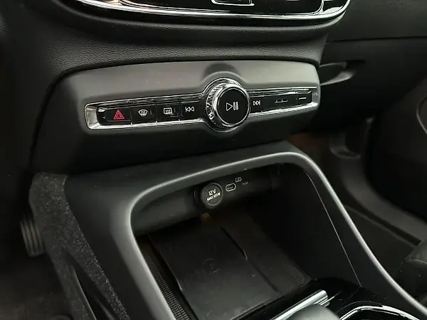 Volvo XC40 Recharge - Imagem 9