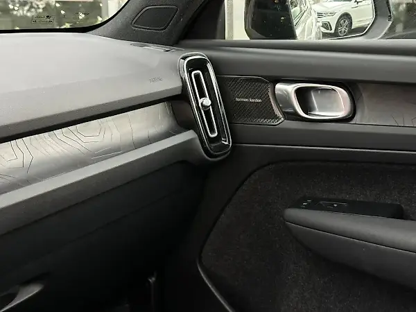 Volvo XC40 Recharge - Imagem 10