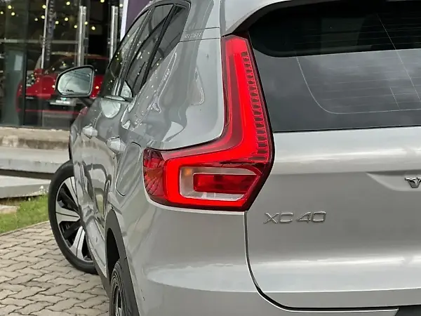 Volvo XC40 Recharge - Imagem 13