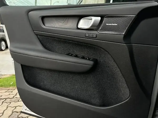 Volvo XC40 Recharge - Imagem 11