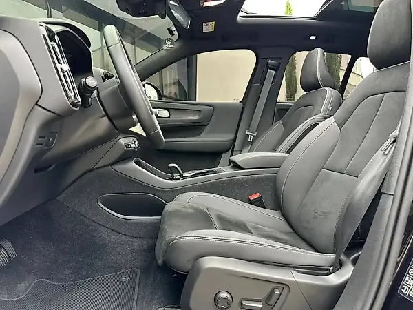 Volvo XC40 Recharge - Imagem 6