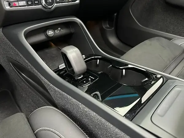 Volvo XC40 Recharge - Imagem 11