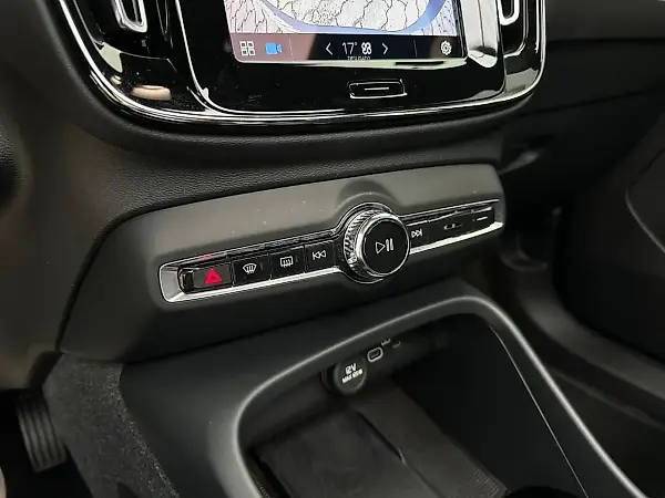 Volvo XC40 Recharge - Imagem 10