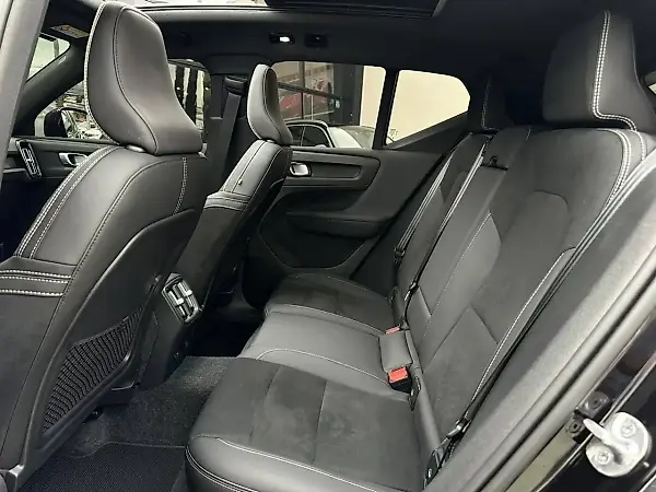 Volvo XC40 Recharge - Imagem 13
