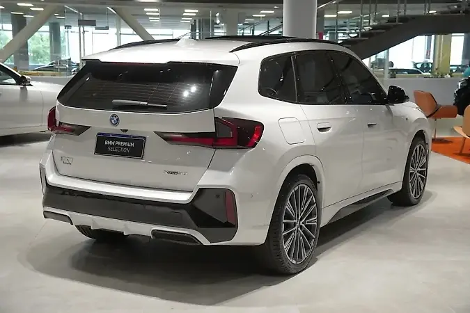 BMW IX1 - Imagem 6