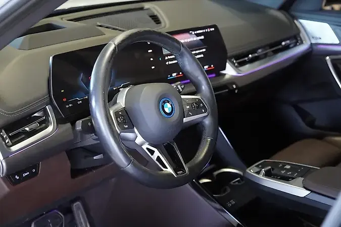 BMW IX1 - Imagem 8