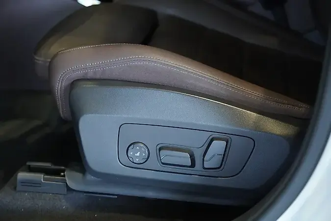 BMW IX1 - Imagem 12
