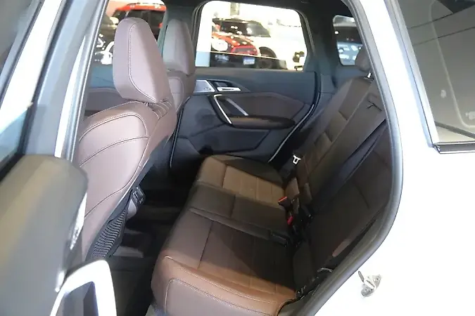 BMW IX1 - Imagem 14
