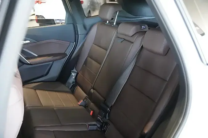 BMW IX1 - Imagem 13