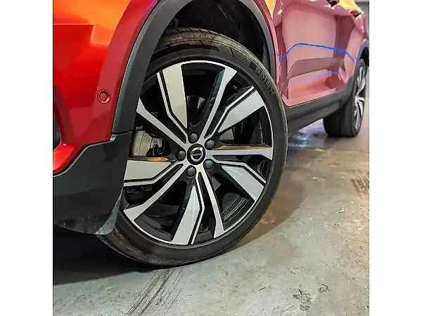 Volvo XC40 Recharge - Imagem 7