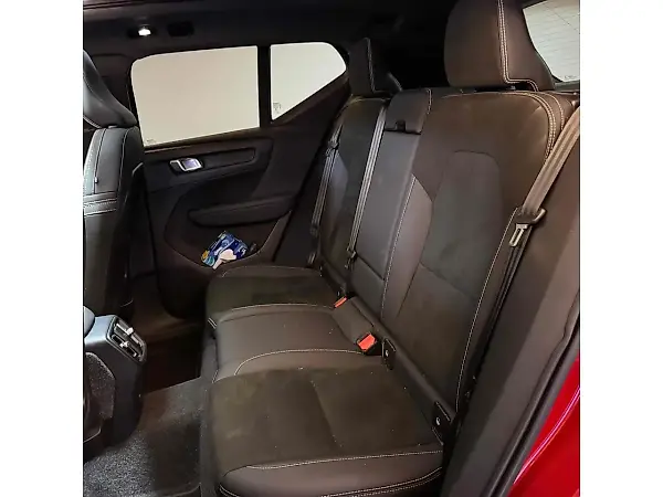 Volvo XC40 Recharge - Imagem 9