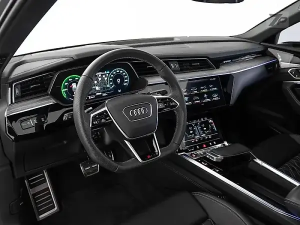 Audi Q8 Sportback E-tron - Imagem 5