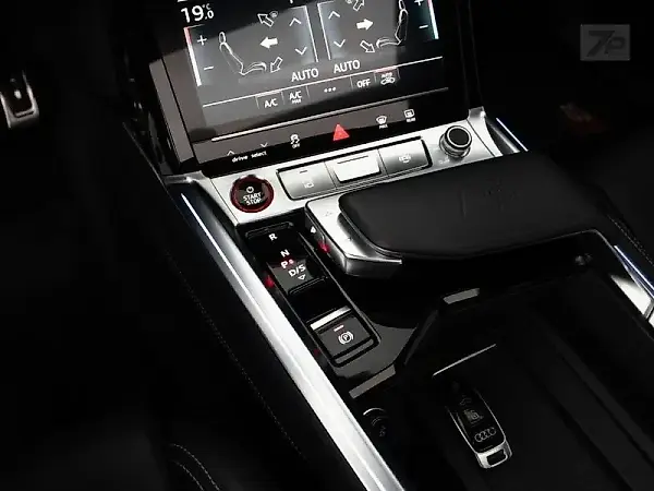 Audi Q8 Sportback E-tron - Imagem 8