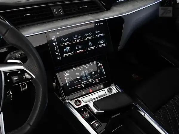 Audi Q8 Sportback E-tron - Imagem 9