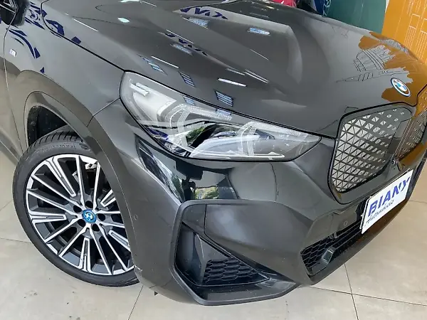 BMW IX1 - Imagem 2
