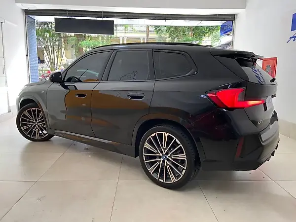 BMW IX1 - Imagem 4