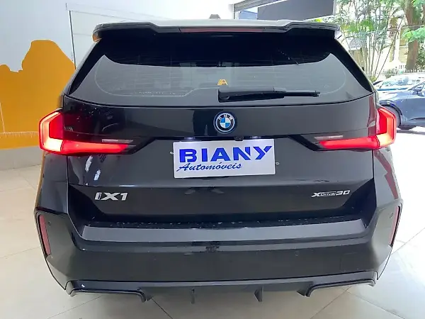 BMW IX1 - Imagem 5