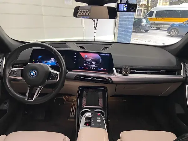 BMW IX1 - Imagem 7