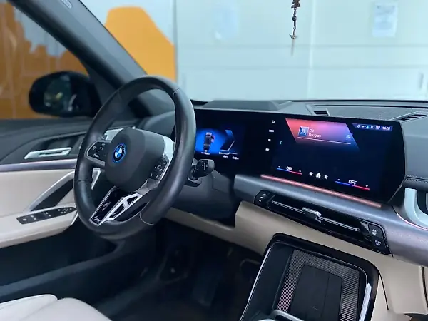 BMW IX1 - Imagem 8
