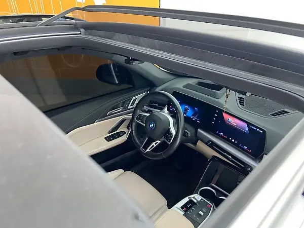 BMW IX1 - Imagem 12
