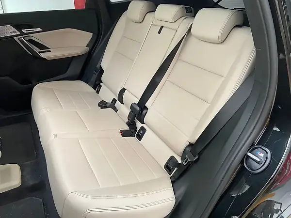 BMW IX1 - Imagem 16