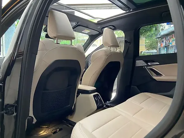 BMW IX1 - Imagem 18