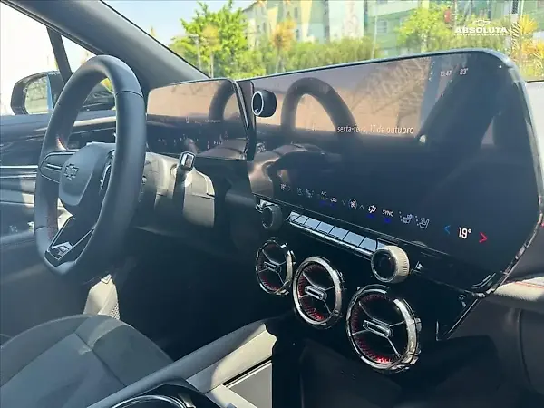 Chevrolet Blazer EV - Imagem 12