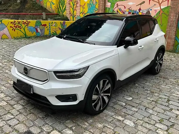 Volvo XC40 Recharge - Imagem 12