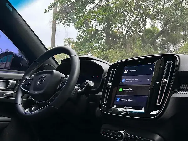 Volvo XC40 Recharge - Imagem 14