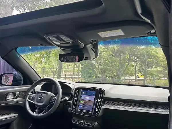 Volvo XC40 Recharge - Imagem 17