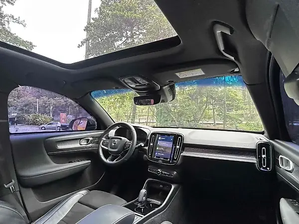 Volvo XC40 Recharge - Imagem 20