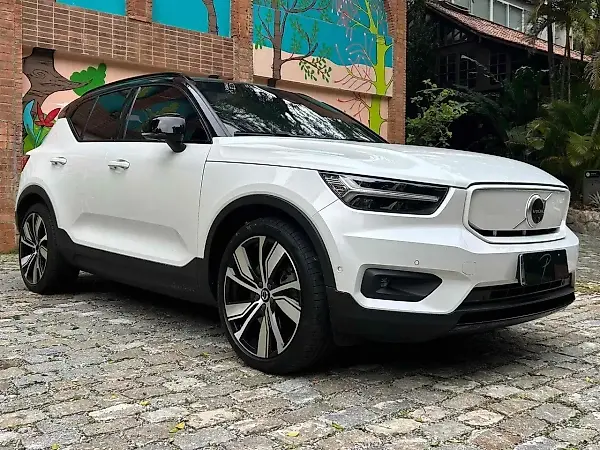 Volvo XC40 Recharge - Imagem 1