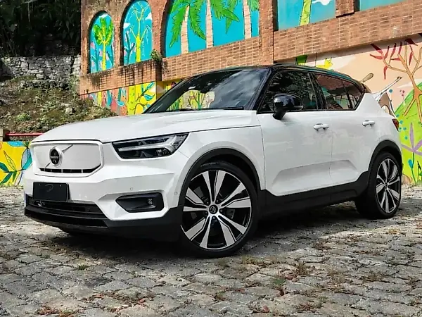 Volvo XC40 Recharge - Imagem 4