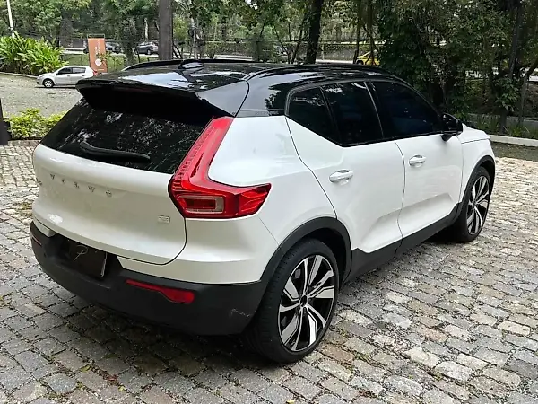 Volvo XC40 Recharge - Imagem 7