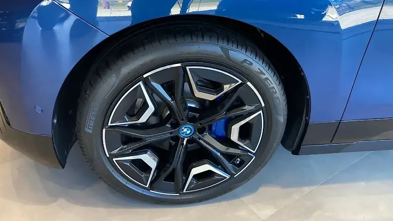 BMW Ix - Imagem 5