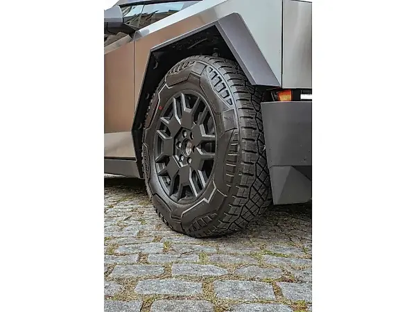 Tesla Cybertruck - Imagem 8