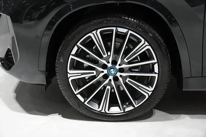 BMW IX1 - Imagem 5