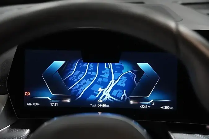 BMW IX1 - Imagem 14