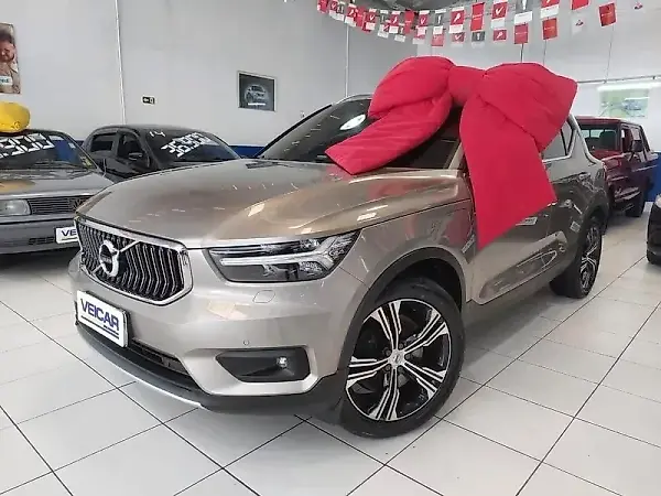 Volvo XC40 Recharge Plug-in Hybrid - Imagem 1