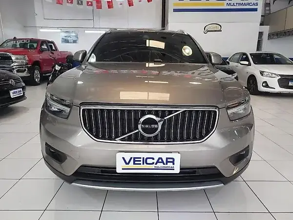 Volvo XC40 Recharge Plug-in Hybrid - Imagem 4