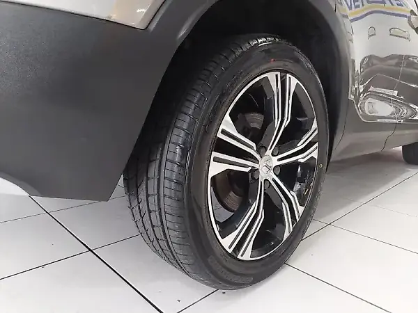 Volvo XC40 Recharge Plug-in Hybrid - Imagem 13