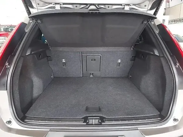 Volvo XC40 Recharge Plug-in Hybrid - Imagem 15