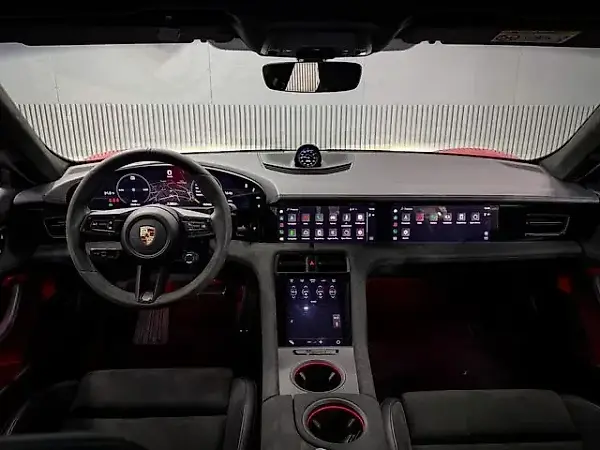 Porsche Taycan - Imagem 7